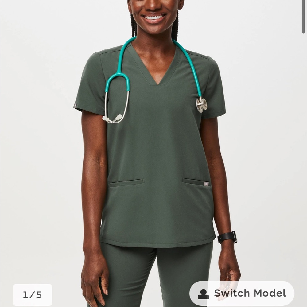 Figs Casma Three-Pocket Scrub Top
